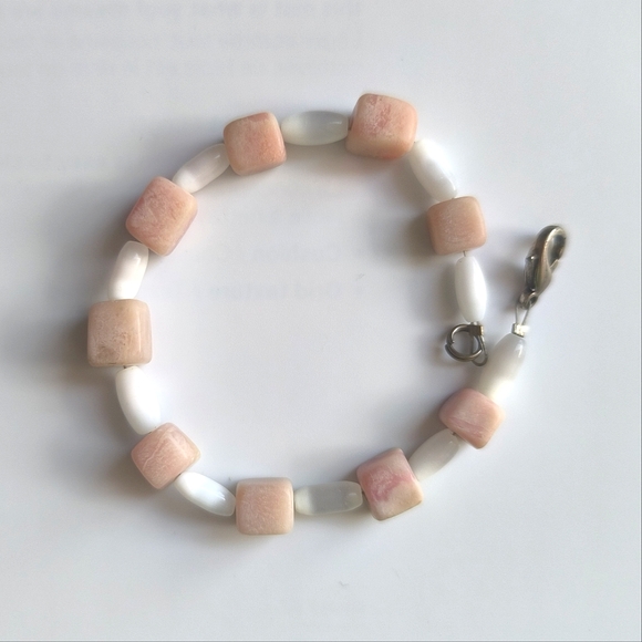 Pink Rhodochrosite And White Bead Bracelet - Picture 13 of 13